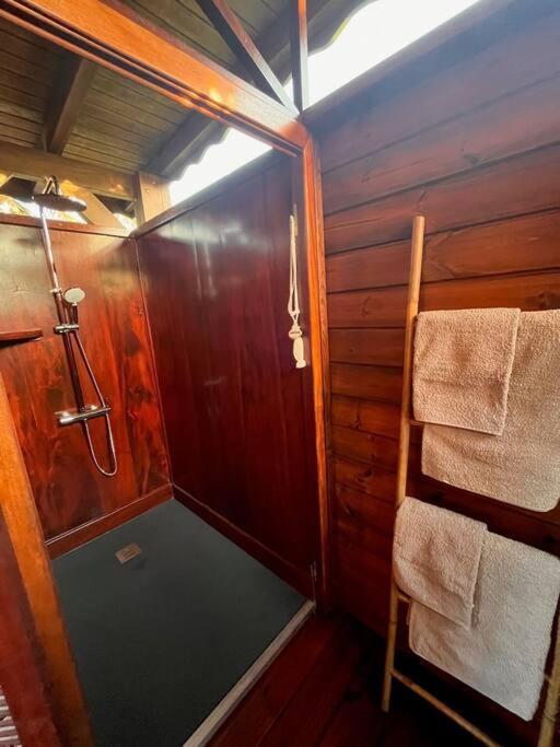 サント・ローズ Bungalow Avec Jacuzzi Privatifヴィラ エクステリア 写真